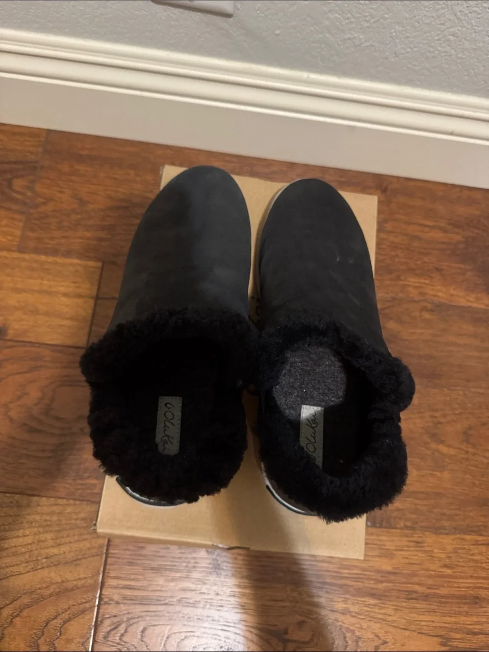 OluKai casual slip